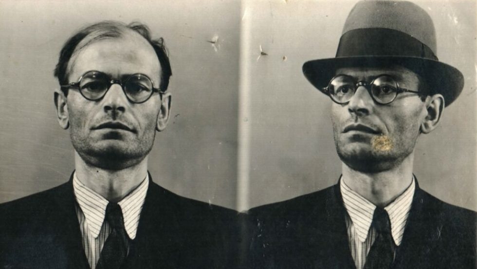 Φωτογραφία του Νίκου Πλουμπίδη που τράβηξε η Ασφάλεια σε σύλληψή του τη δεκαετία του ‘30